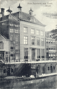 1830 Gezicht op de voorgevel van het Tandheelkundig Instituut van de Rijksuniversiteit Utrecht, gevestigd in het huis ...